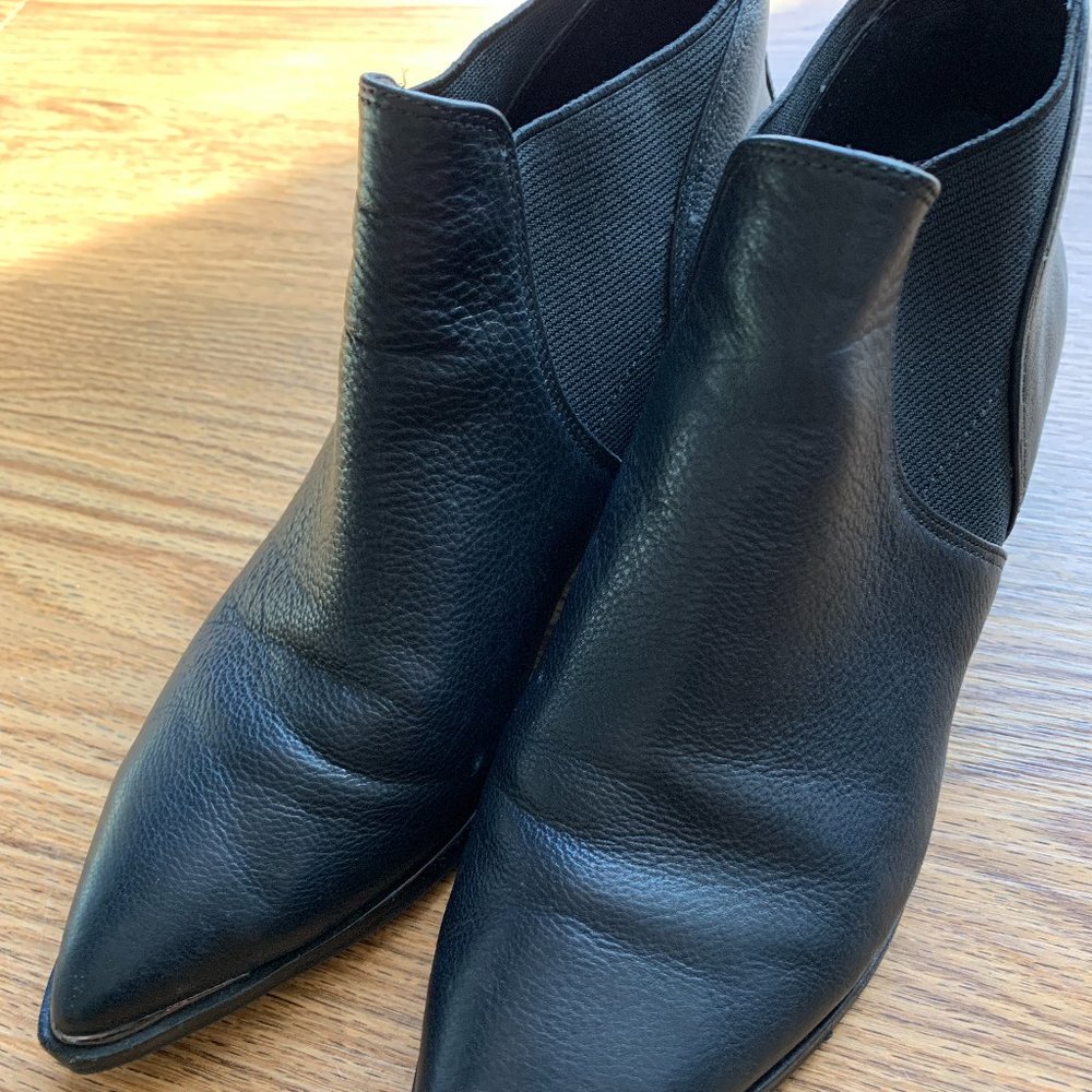 Low Heel Marc Fisher Chelsea Boots 6M